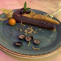 Rohkost Blaubeer Kuchen! LECKER! at Max Pett in Munich