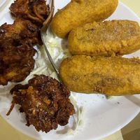 Pakora and aloo bonda  at Guru Kirpa Ristorante Indiano in Udine