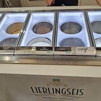 Mohneis unbedingt probieren at Lieblingseis in Biberach