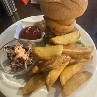 Ultimate Burger #Veganuary at The Queen Inn in Cwmbran