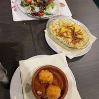 Crispy chilli b**f, Mac ‘n’ cheeze, battered tofu. #Veganuary at The Queen Inn in Cwmbran