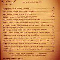 The VG pizza is fabulous (ask to replace thé cheese by mushrooms or/and cherry tomatoes) at La Halte in Cauterets