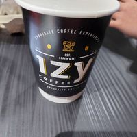 Lekkere latte machiato met havermelk at IzyCoffee in Knokke-heist