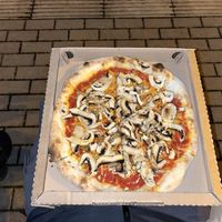 Pizza Funghi  at Pizza Papa  in Prague