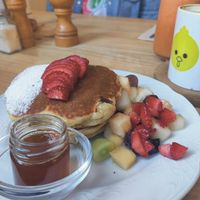 Vegan pancakes at Billy Brunch & Garden in Barcelona