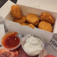 Chicken nuggets, BBQ and vegan mayo at MAX - Hovedbanegården in Copenhagen