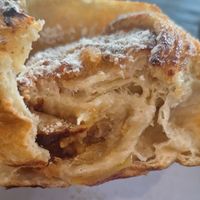 Confirmo que sí está relleno 😉😛👌🏻 at Miga Vegana in Mexico City