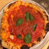 Pizza marinara at La Cava dei Sapori in Como