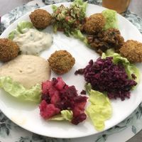 Dazu gab es noch warmes Fladenbrot at Café Florina in Hirschthal