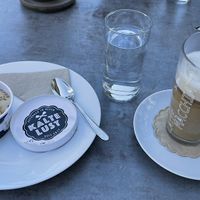 Auch bei warmen Temperaturen zu empfehlen da mehrere vegane Eisangebote im Sortiment von Kalte Lust  at Café Florina in Hirschthal