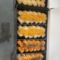 Sushi delivery   at Roll Up Happy Makis in Lima