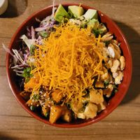 poke bowl acevichada at Roll Up Happy Makis in Lima