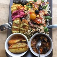 Went there multiple times. This is the lunch plate. Absolutely delicious. The same applies to the pizza and the carrot cake. Lovely food and cosy atmosphere. at Erlings in Trondheim