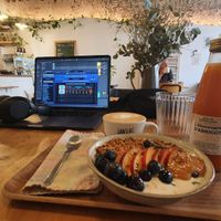 Granola apricot juice at Okara in Lyon