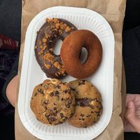 Rosquilla de chocolate y rosquilla de canela at Bocagua in Mallorca