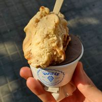 Caramel and oreo at Vincis Heladería in Barcelona