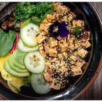 "Tuna" Bowl with vegan Option at UMI AsianStreetfood in Porec