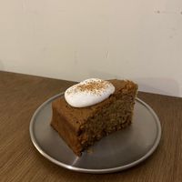 Apple ginger cake at Black Window - 黑窗里 in Kowloon