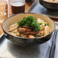 刁草白酒忌廉長通粉配烤元朗大啡菇 at Black Window - 黑窗里 in Kowloon