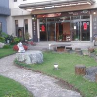 Outside at DīShuǐ Fāng 滴水坊 in Jiaoxi