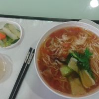 Tomato noodle soup at DīShuǐ Fāng 滴水坊 in Jiaoxi