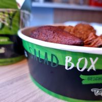 Take away at Veganland - Keupstrasse in Cologne