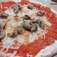 Garlic mushroom pizza at Woodland Cafe in Wetherby