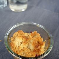 Nectarine crumble (vegan) at Vert et Bon in Yerres