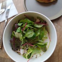 Side of salad at No Name Coffee in Brunoy