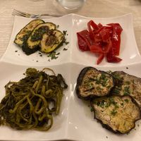 Vegetarian entree: grilled aubergines and courgettes, Roccasecca broccoli and Pontecorvo peppers at Le Cannardizie in Atina