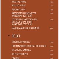 Side dishes, all vegan: grilled courgettes, grilled aubergines, roasted potatoes, green salad, cooked vegetables, Roccasecca broccoli, Pontecorvo peppers, Atina beans. at Le Cannardizie in Atina