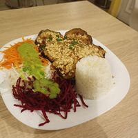 Eggplant with salat and rice at Loving Hut - Nowolipie in Warsaw