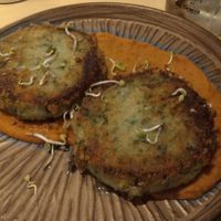 Souzouki lachanikon (Gemüse Bratlinge mit Bohnenpüree) at Gefsis in Bitterfeld-wolfen