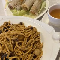 Vegan Vietnamese rolls and vegan Yi Min with truffle   at Full Moon City in The Hague