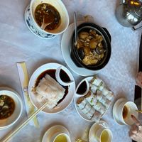 Mushroom tofu claypot dish; vegan sour and spicy Szechuan soup, rice rolls with youtiao at Full Moon City in The Hague