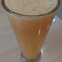 NTD120，綜合果汁，mixed juice (I tasted apple, pineapple, maybe some banana? Was very good!) at Yǒujī Dàdì 有機大地健康蔬食餐廳 in Jiaoxi