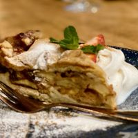 Verse appeltaart met vegan slagroom   at Café Loft in The Hague