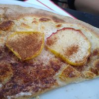 Dessert Pizza with apple slices and cinnamon at Eulchen Brauereiausschank in Mainz
