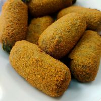 Vegan spinach croquettes at Bar Mut in Figueres