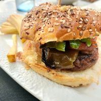 Vegan burger at Bar Mut in Figueres