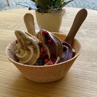 Banana softeis mit topping at Keep Bañana in Munich