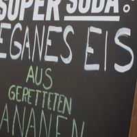 vegan icecream from rescued bananas   at Keep Bañana in Munich