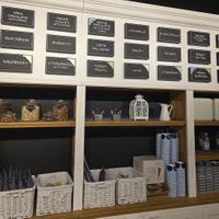 More options (green corner) at Aroma Gelato Experience in Dubrovnik