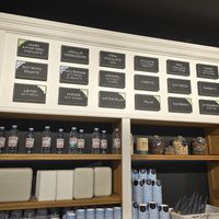 More options (green corner) at Aroma Gelato Experience in Dubrovnik