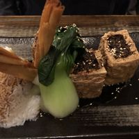 Tofuwürfel mit Pilzen gefüllt, blanchiertem Pak Choi und Sojareduktion  at Ong Tao in Oberursel