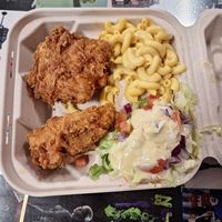 Vegan lecture of fried chicken + mac and cheese + salad at Doomie's Home Cookin' in Hollywood