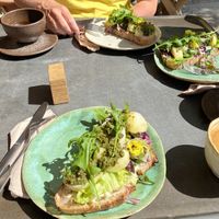 Open sandwich with potatoes, aioli and pesto at Barok in Ribe