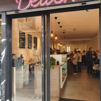 Vibe at Delish Vegan Doughnuts - Malasaña in Madrid