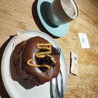 Salted caramel mocha donut 🍩 at Delish Vegan Doughnuts - Malasaña in Madrid