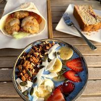 Spirulina smoothie bowl at Tinobu in Valencia